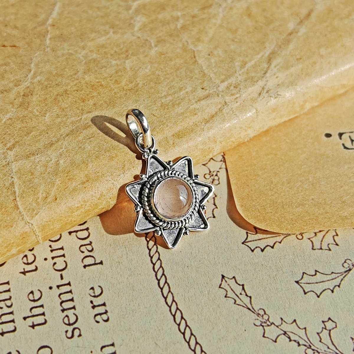 Colgante 'Astraea' Cuarzo Rosa y Plata de Ley 925