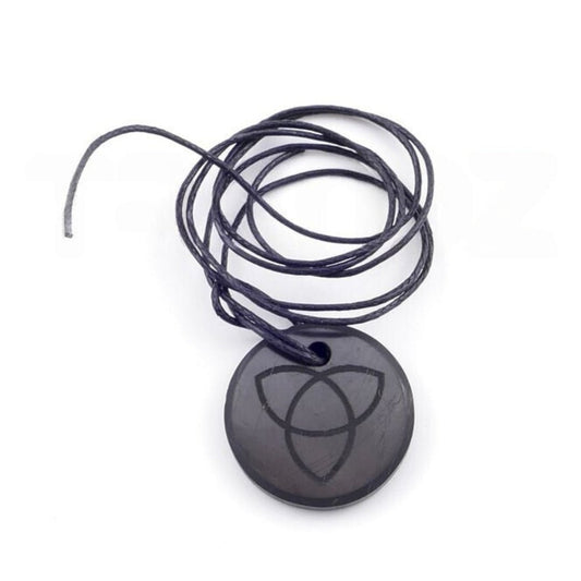 Colgante de Shungit con Triqueta - Sensaido