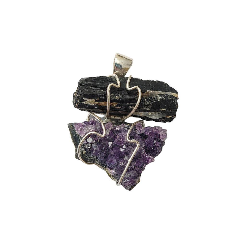 Colgante doble protector de mineral con turmalina y amatista, diseño elegante y natural, ideal para protección y equilibrio energético.