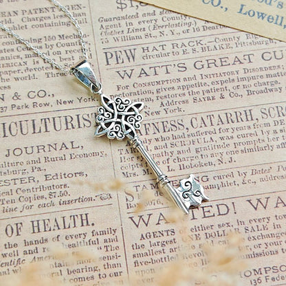 Colgante de llave con nudo de bruja en plata de ley 925, diseño místico y elegante, para accesorios de joyería.