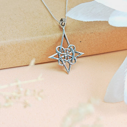 Colgante Nudo Celta Cuaternario en Plata de Ley 925