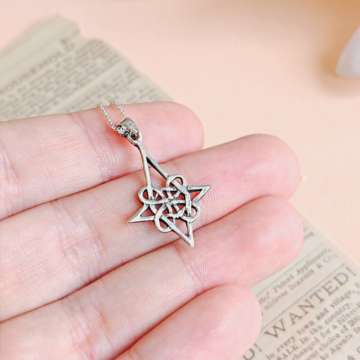 Colgante Nudo Celta Cuaternario en Plata de Ley 925