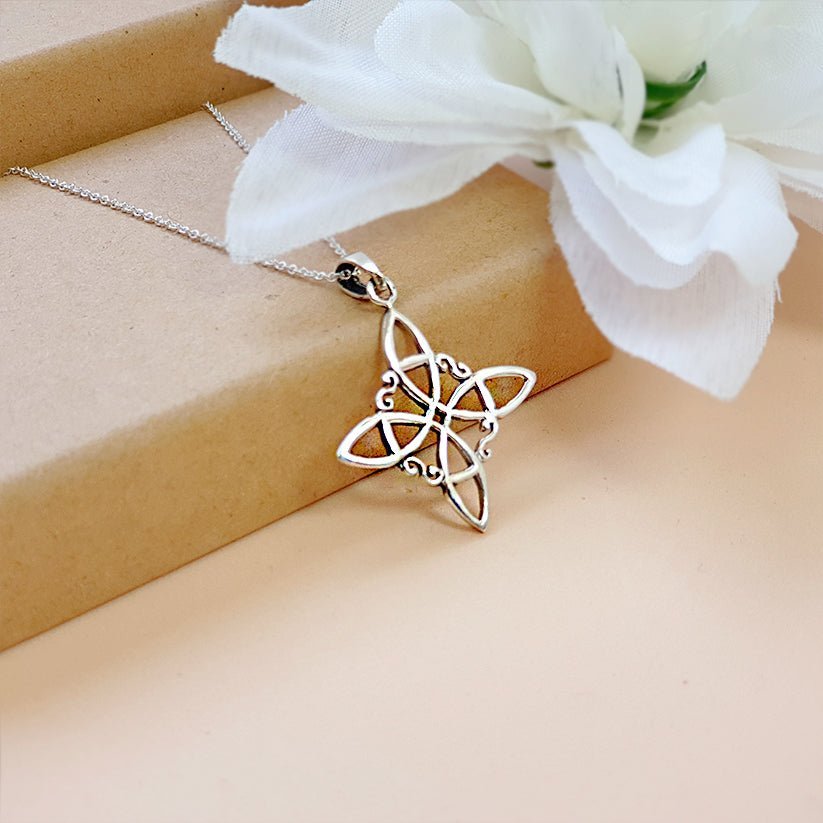 Colgante Nudo de Bruja "Celta" en Plata de Ley 925