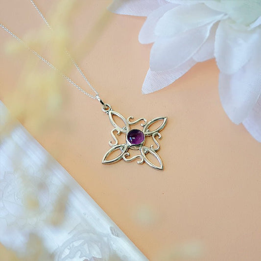 Colgante Nudo de Bruja en Plata de Ley 925 con Amatista