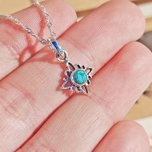 Colgante Nudo de Bruja 'Mini' Howlita en Plata de Ley 925