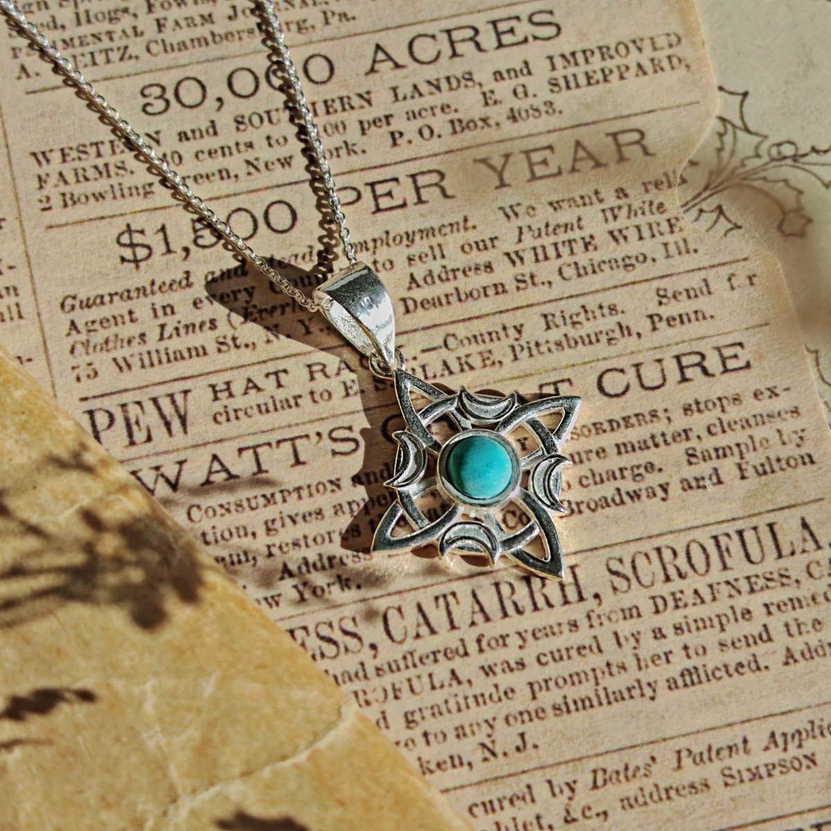 Colgante Nudo de Bruja 'Wicca' Howlita en Plata de Ley 925