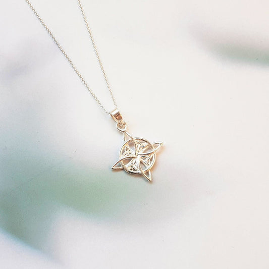 Colgante Nudo de Bruja y Triqueta en Plata de Ley 925