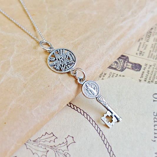 Colgante Protector Llave de San Benito & Tetragramaton S925