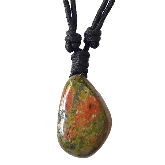 Colgante rodado de Unakita agujereado con cordón negro