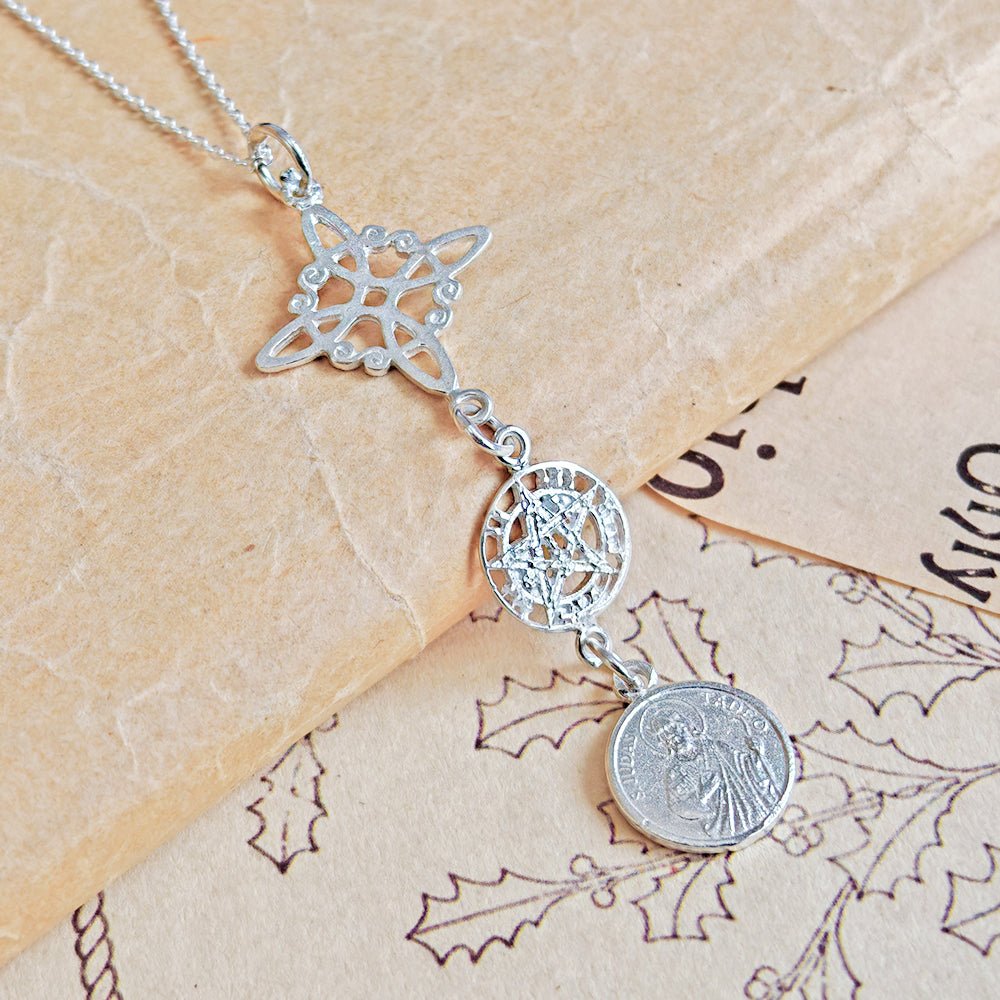 Colgante Triple Protector S925: Nudo de Bruja, Tetragramatón y San Judas Tadeo