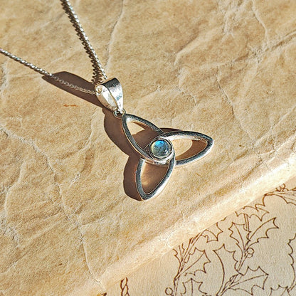 Colgante Triqueta con Labradorita - Plata de Ley 925