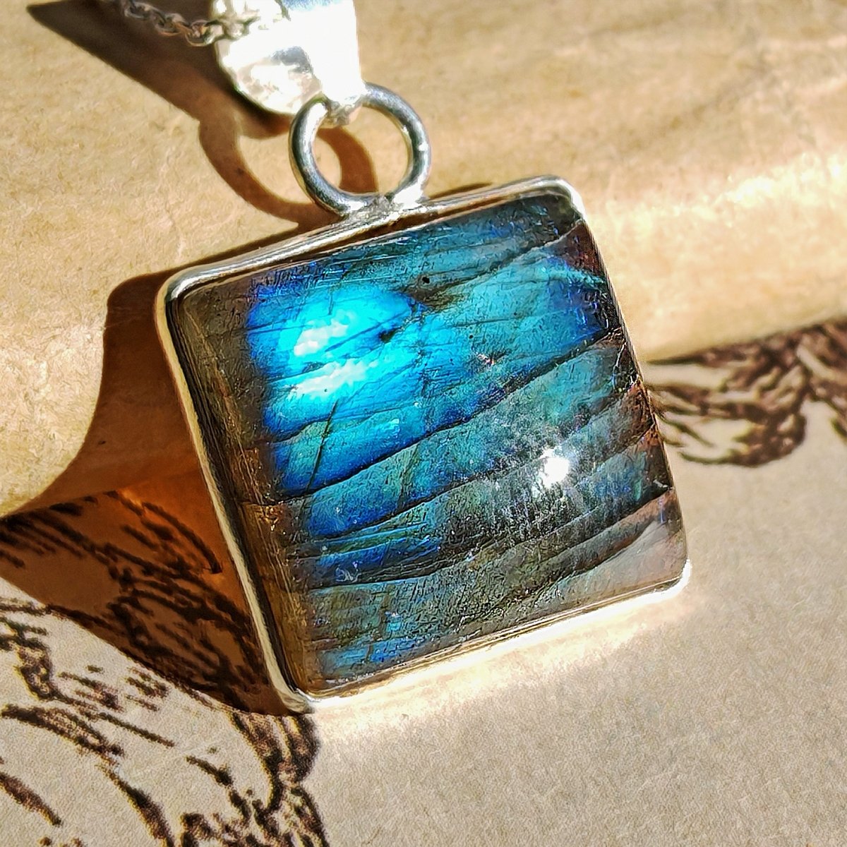 Colgante 'Uzume' Labradorita y Plata de Ley 925 - Sensaido