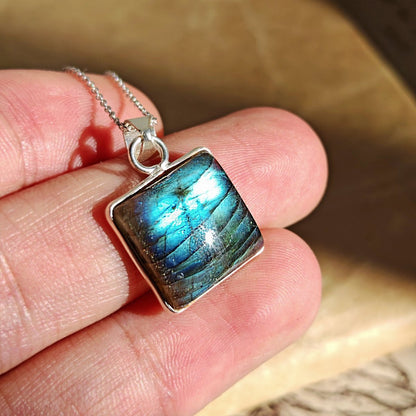 Colgante 'Uzume' Labradorita y Plata de Ley 925 - Sensaido
