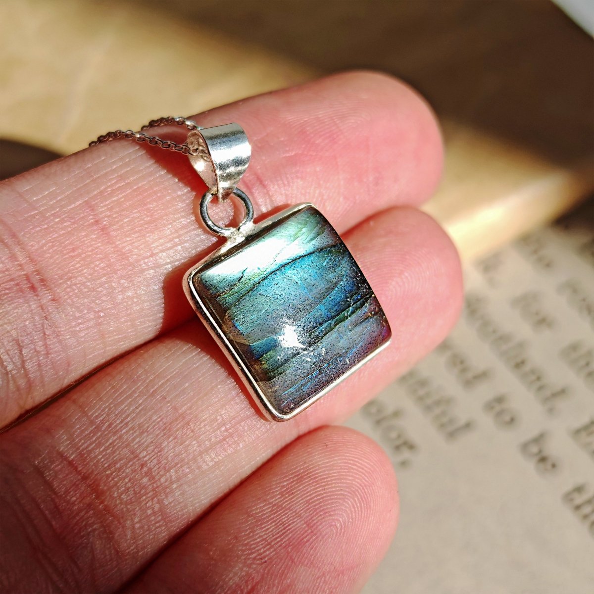 Colgante 'Uzume' Labradorita y Plata de Ley 925 - Sensaido