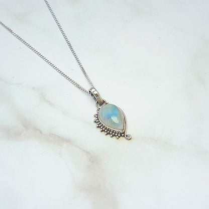 Colgante Varanasi Piedra de Luna y Plata de Ley 925