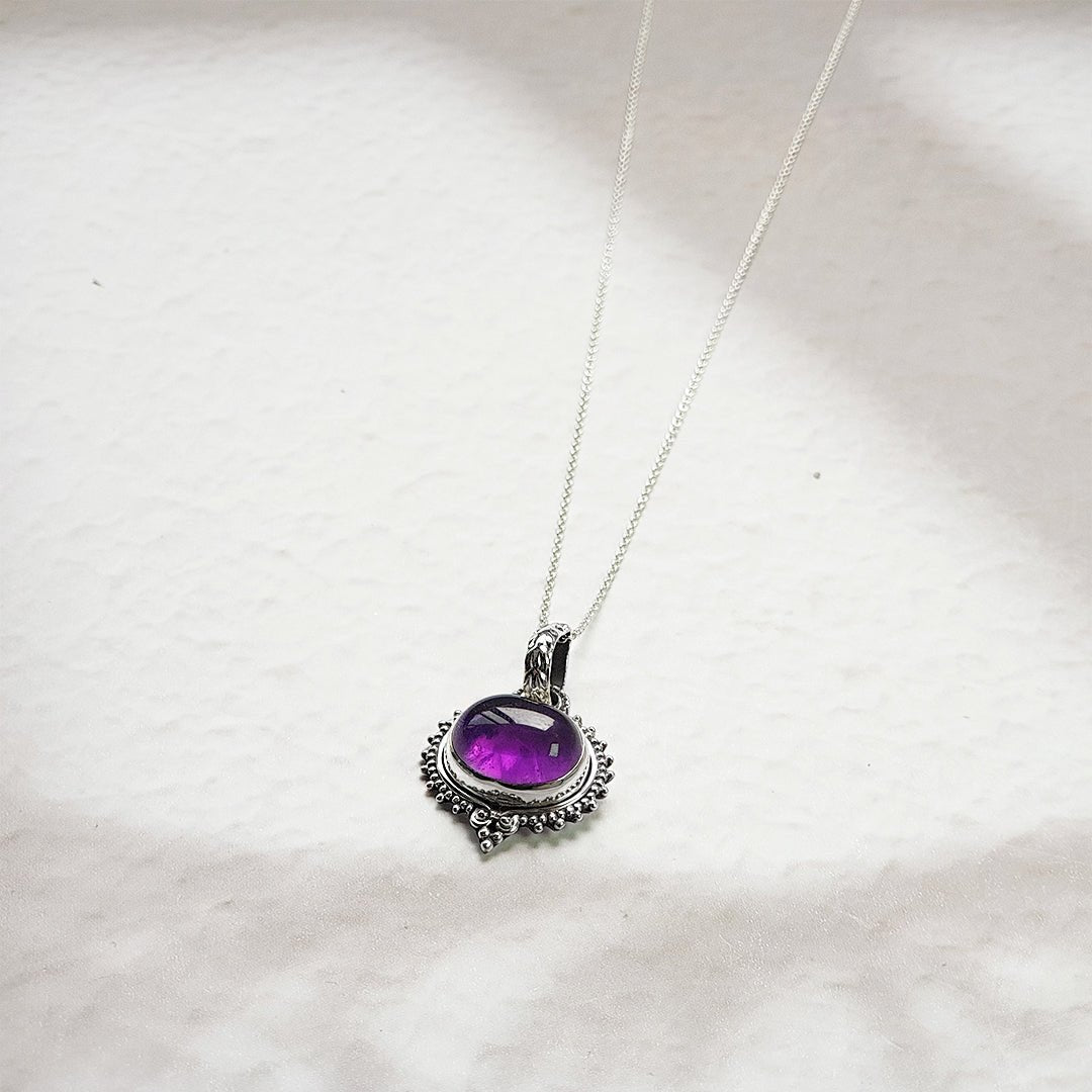 Colgante de plata de ley 925 con amatista, estilo elegante y delicado, diseñado por Mystical Tienda.