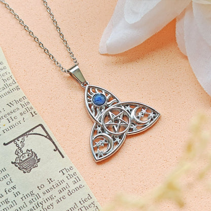 Collar Amuleto Triqueta Lunae Sodalita - Protección & Calma