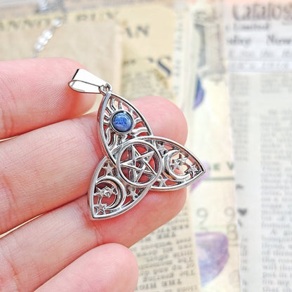 Collar Amuleto Triqueta Lunae Sodalita - Protección & Calma