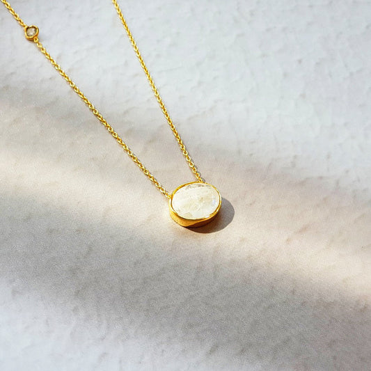 Collar Essentia Piedra de Luna - Baño de Oro 18K