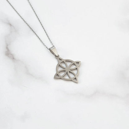 Collar Nudo de Bruja en Acero Inoxidable