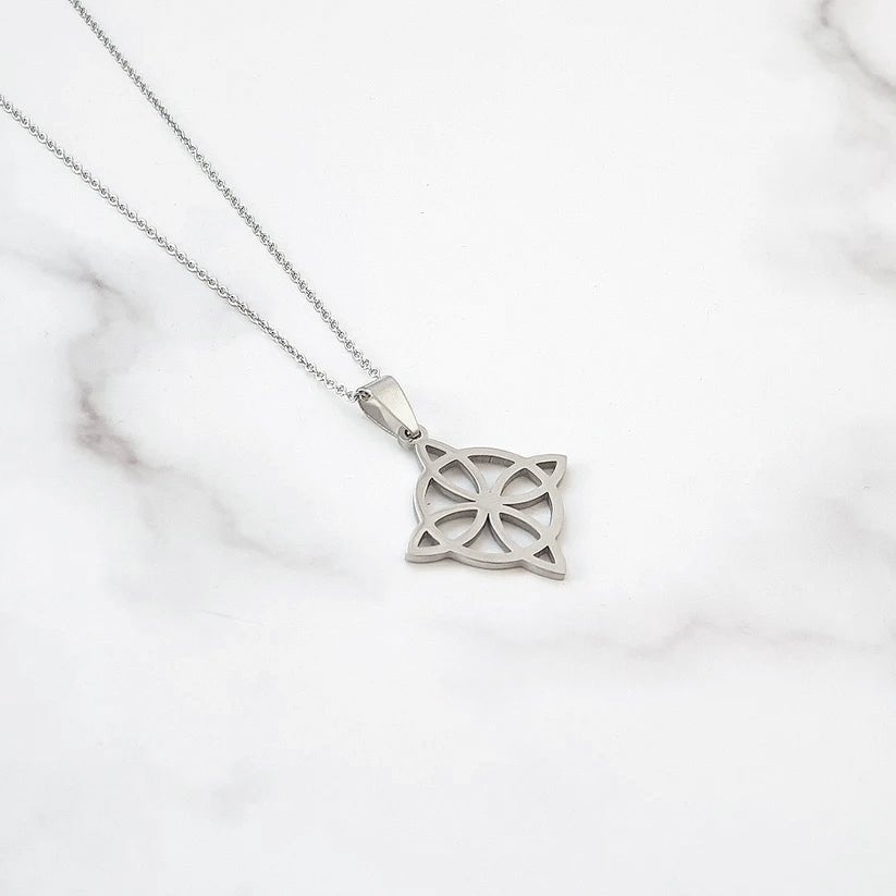 Collar Nudo de Bruja en Acero Inoxidable