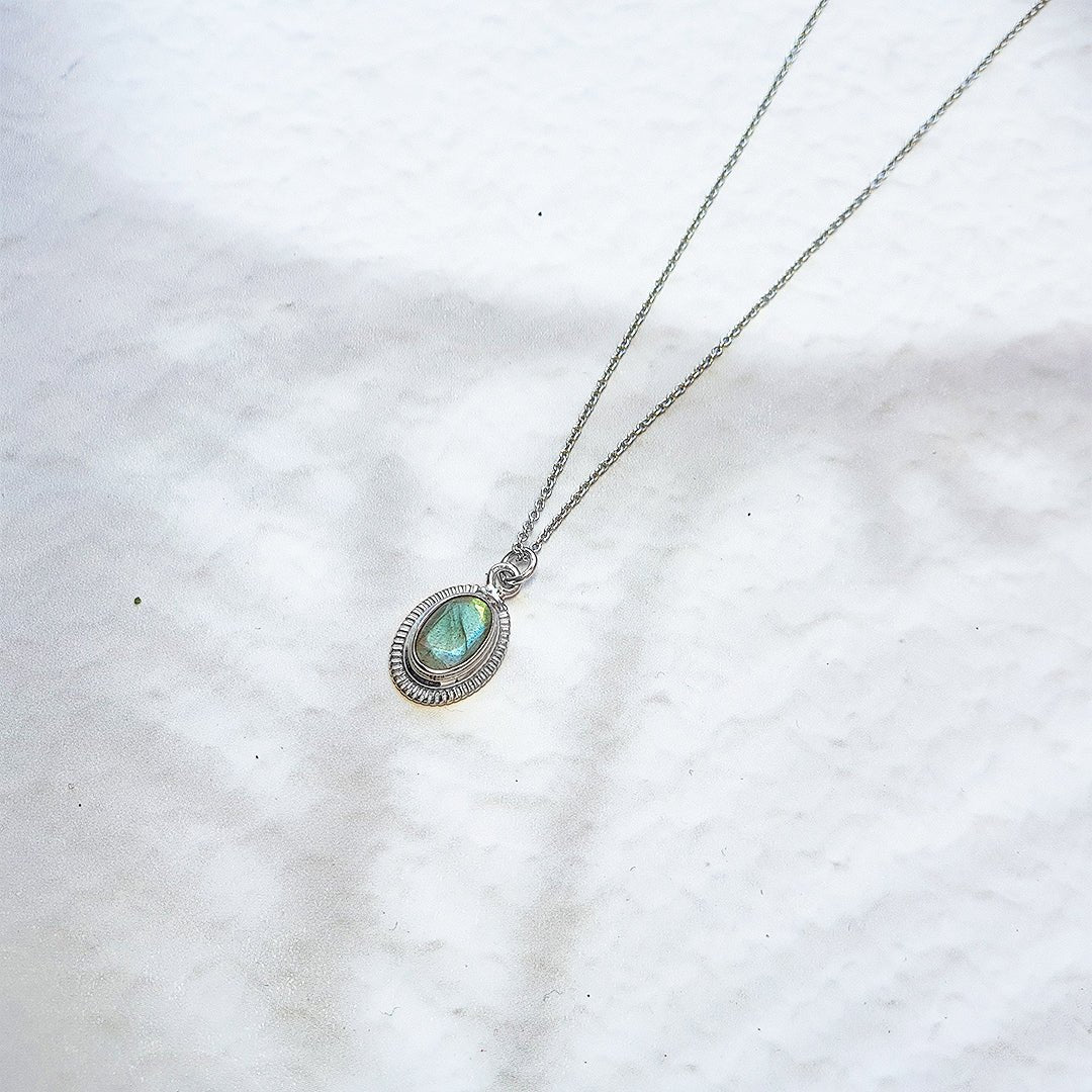 Collar Ovale Labradorita - Plata de Ley 925