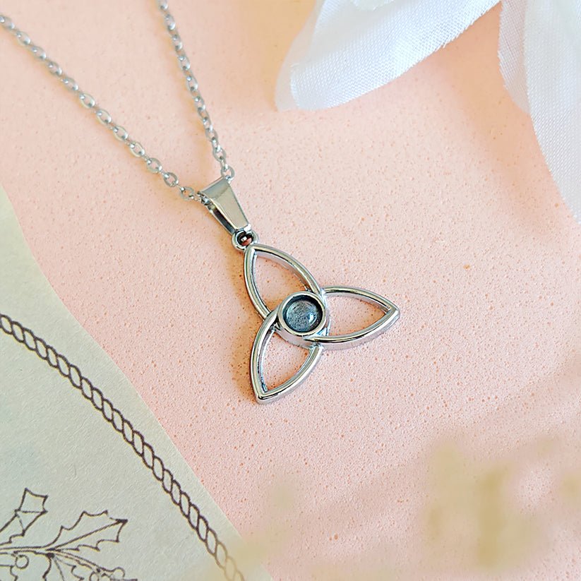 Collar Triqueta Labradorita - Acero Inoxidable