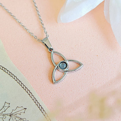 Collar Triqueta Labradorita - Acero Inoxidable