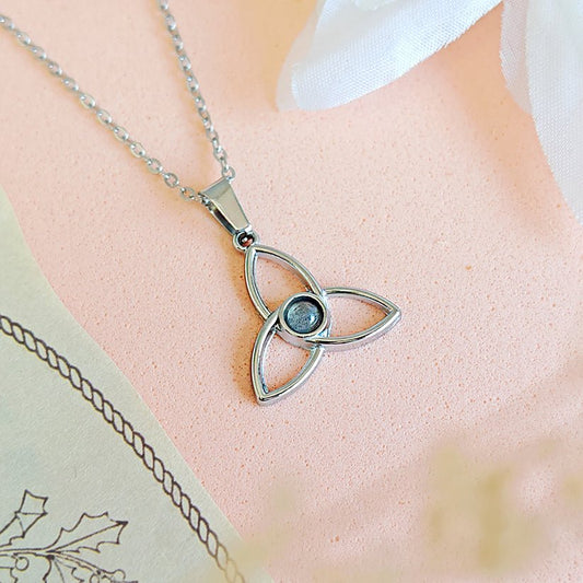 Collar Triqueta Labradorita - Acero Inoxidable