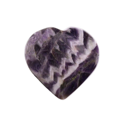 Corazón de amatista, figura geométrica de cristal violeta de Mystical Tienda, con detalles brillantes y forma pulida.