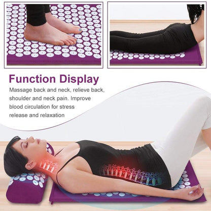 Esterilla de acupresión negra para aliviar estrés y dolor, con puntos de presión y diseño ergonómico.