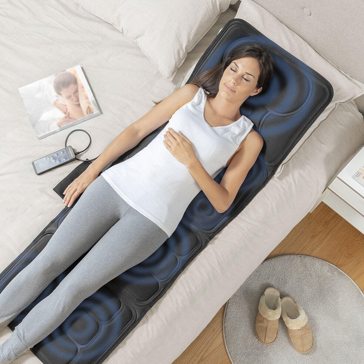 Esterilla de masaje corporal Kalmat InnovaGoods con puntos de masaje para aliviar tensión y mejorar la circulación en la piel.