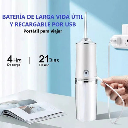 Irrigador dental portátil recargable para toda la familia, con boquillas y diseño compacto para mantener la sonrisa fresca.
