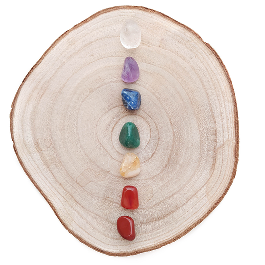 Kit de los Siete Chakras con cristales de cuarzo verde y cuarzo blanco, ideal para equilibrio energético y bienestar.
