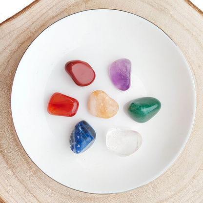Kit de los Siete Chakras con cristales de cuarzo verde y blanco, incluye siete piezas para equilibrar la energía.