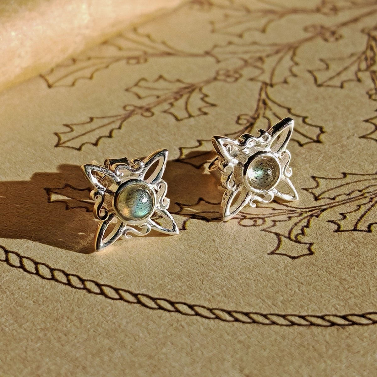 Pendientes Nudo de Bruja con Labradorita en Plata de Ley 925