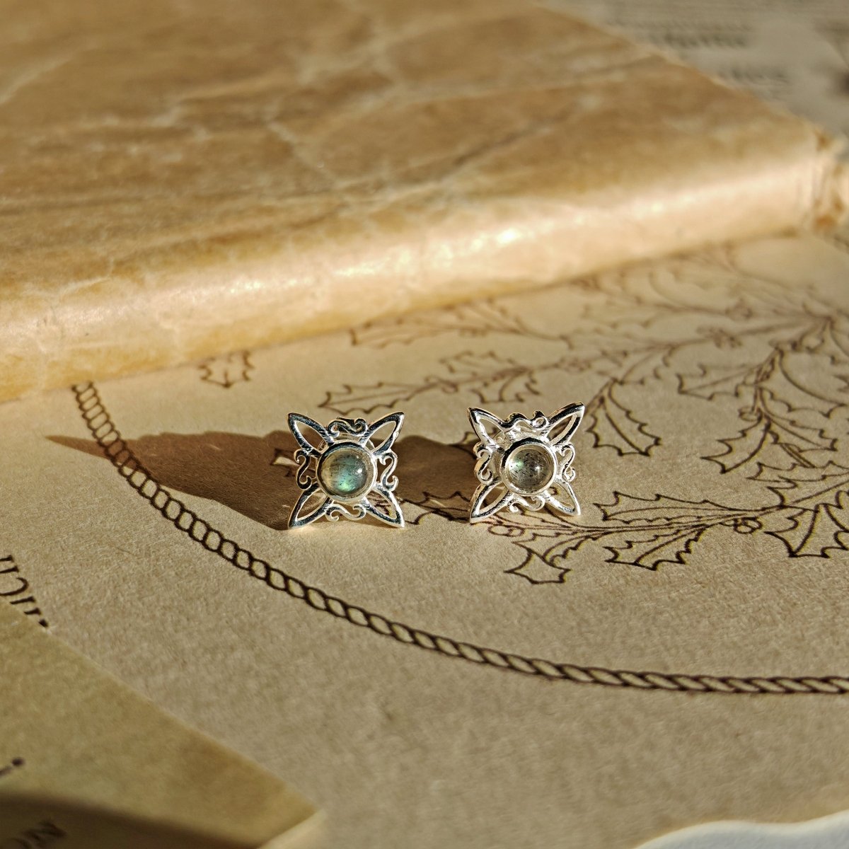 Pendientes Nudo de Bruja con Labradorita en Plata de Ley 925