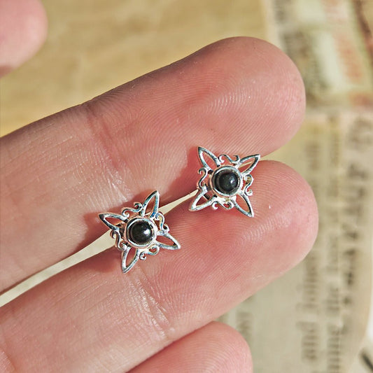 Pendientes Nudo de Bruja con Ónix en Plata de Ley 925