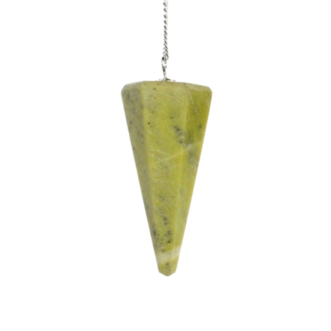 Péndulo de Jaspe Limón facetado, péndulo de mineral con forma rectangular, usado para meditation y terapias energéticas.