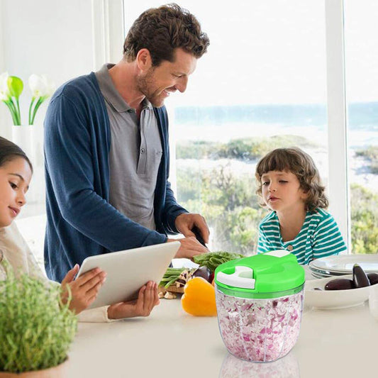 Picadora manual Mini Chef Innovagizmo de 900ml para cocina, con cuchillas y diseño compacto para picar ingredientes fácilmente.