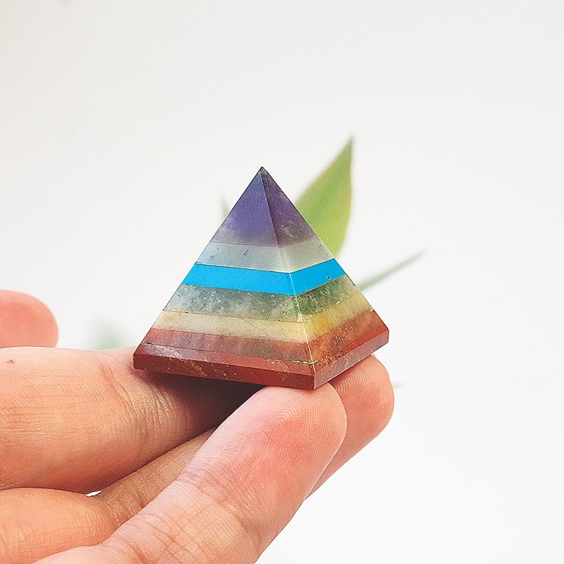 Pirámide de los Chakras 2'5x2'5cm - Sensaido
