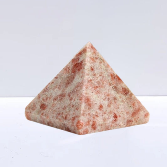 Figura geométrica de pirámide de piedra de sol, pieza decorativa artesanal de Mystical Tienda.