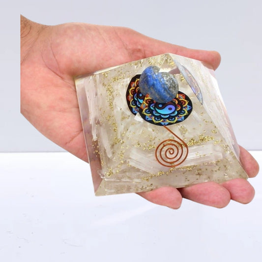 Pirámide Orgonita 'Earth' - Selenita con Esfera de Lapislázuli - Sensaido
