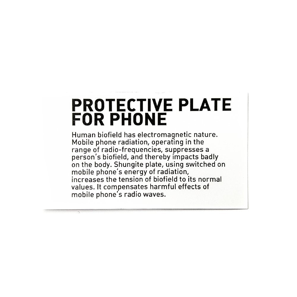Placa adhesiva rectangular de shungit para móvil, protección energética, con superficie negra y tamaño compacto.