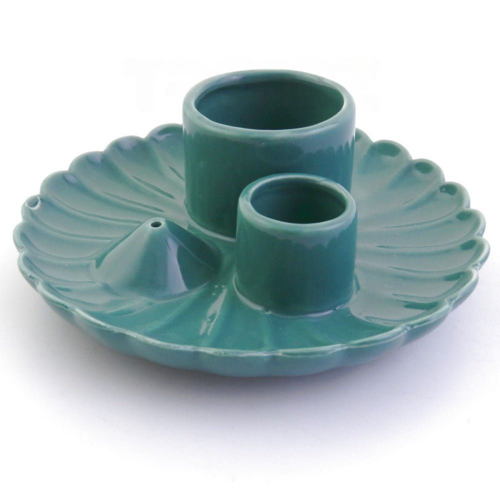 Incensario de cerámica verde para quemar incienso, base multifuncional y decorativa, ideal para aromaterapia y ambientación.
