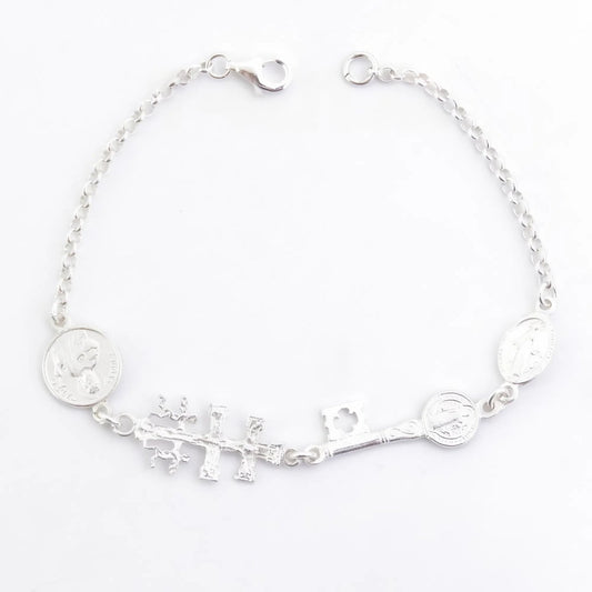 Pulsera de plata S925 Guardianes de la Fe, pulsera cuádruple de protección con diseño elegante y detalles finos.