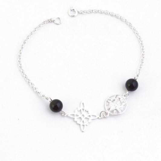 Pulsera de plata S925 con nudo de bruja, símbolo tetragramatón y bola de ónix, diseñada por Mystical Tienda.