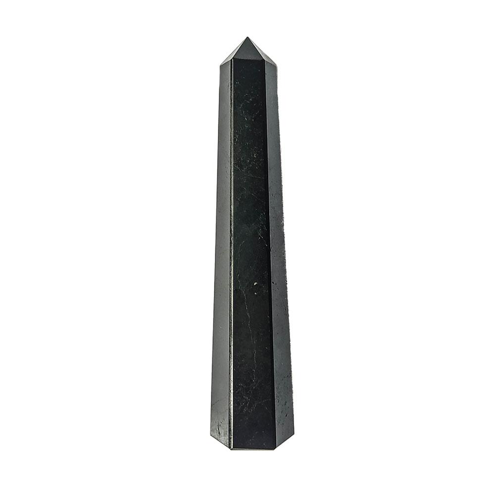 Punta de turmalina negra de Mystical Tienda, forma puntiaguda y cristalina, sobre fondo neutro.