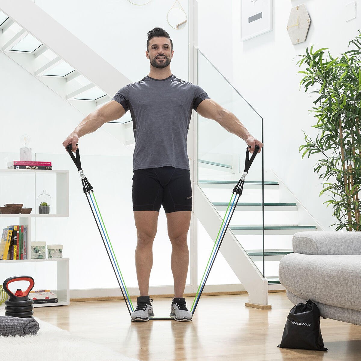 Set de 3 bandas de resistencia Innovagizmo con accesorios y guía de ejercicios, ideal para entrenamiento en casa.