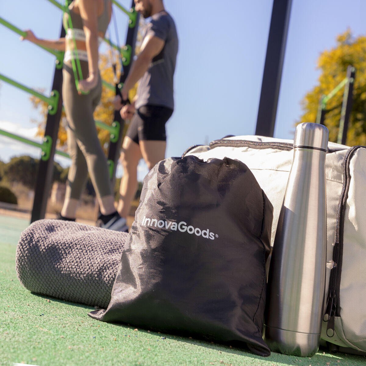Set de 3 bandas de resistencia innovagizmo con accesorios y guía de ejercicios para entrenamiento en casa.